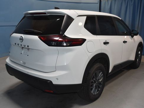 Used 2024 Nissan Rogue S FWD image 25