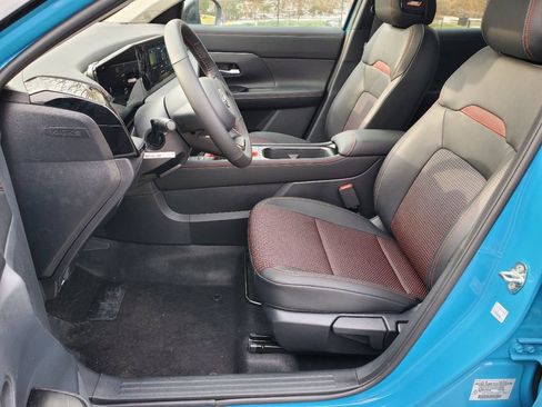New 2026 Nissan Kicks SR w/ SR Premium Package FWD image 17