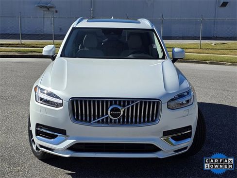 Used 2021 Volvo XC90 T8 Inscription Expression w/ Climate Package image 2