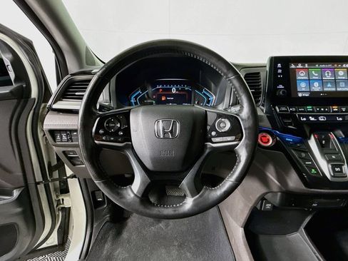 Used 2018 Honda Odyssey Elite image 11