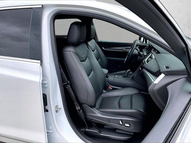 Used 2025 Cadillac XT5 Luxury FWD image 9