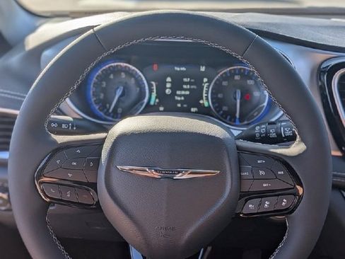 New 2026 Chrysler Pacifica Limited w/ S Appearance Package image 17