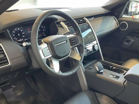 Used 2025 Land Rover Discovery S AWD/4WD image 13