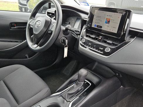 Used 2023 Toyota Corolla LE image 27