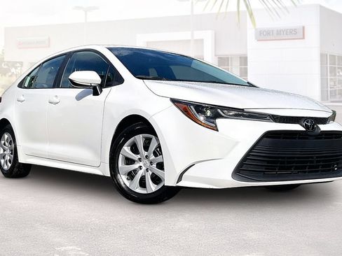 Used 2024 Toyota Corolla LE FWD image 1