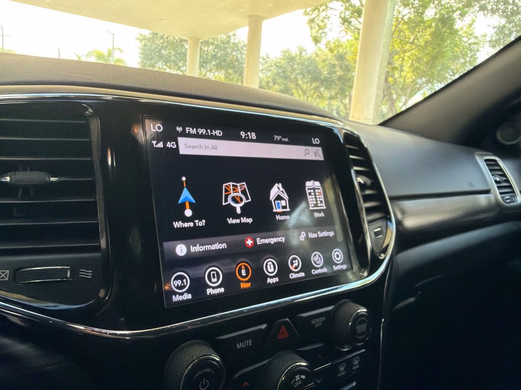 Used 2021 Jeep Grand Cherokee Laredo X RWD image 11
