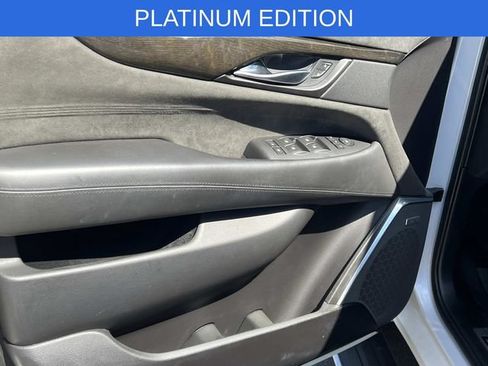 Used 2020 Cadillac Escalade Platinum AWD/4WD image 16