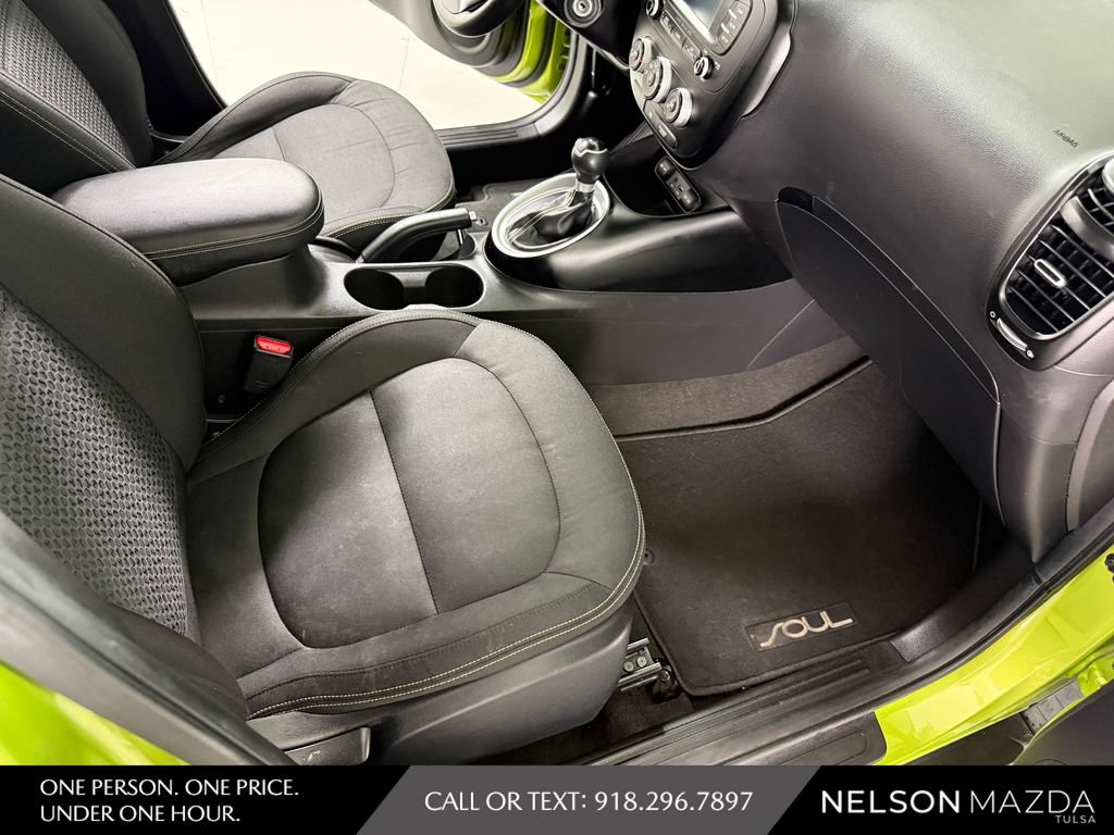Used 2016 Kia Soul + FWD image 42