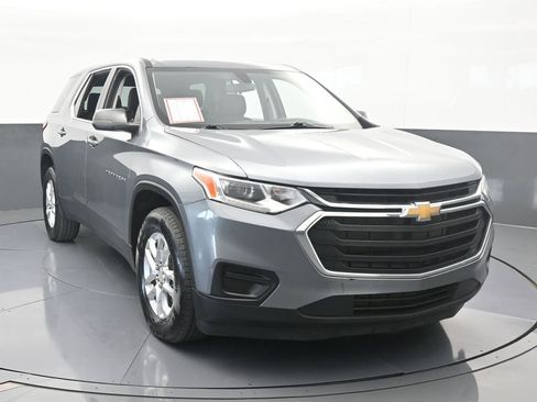 Used 2021 Chevrolet Traverse LS image 9