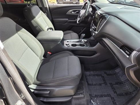 Used 2019 Chevrolet Traverse LT image 16