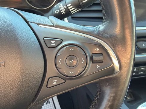 Used 2019 Buick Enclave Essence image 20