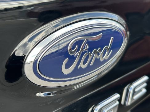 Used 2024 Ford Edge Titanium image 7