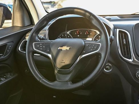 Used 2022 Chevrolet Equinox LT w/ Driver Convenience Package FWD image 17