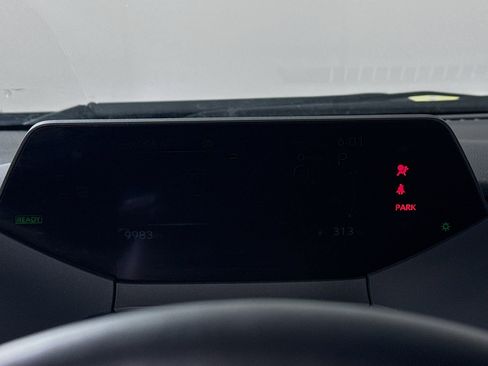 Used 2025 Toyota Prius XLE image 15