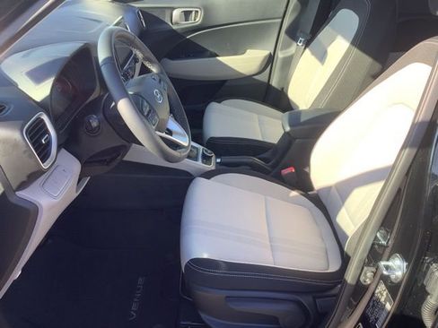 Certified 2026 Hyundai Venue SEL image 10