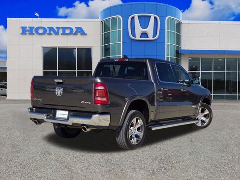 Used 2022 RAM 1500 Laramie AWD/4WD image 3