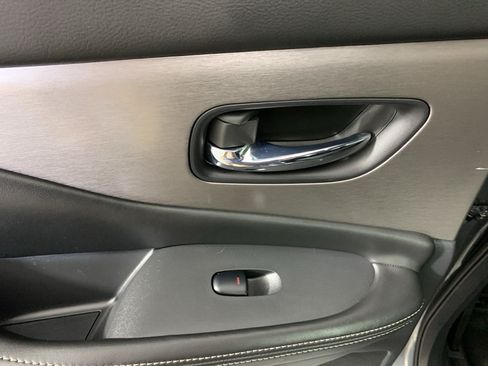 Used 2019 Nissan Murano S AWD/4WD image 30