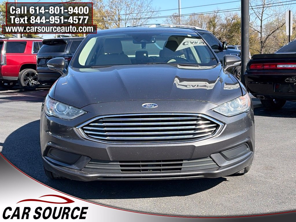 Used 2018 Ford Fusion SE FWD image 2