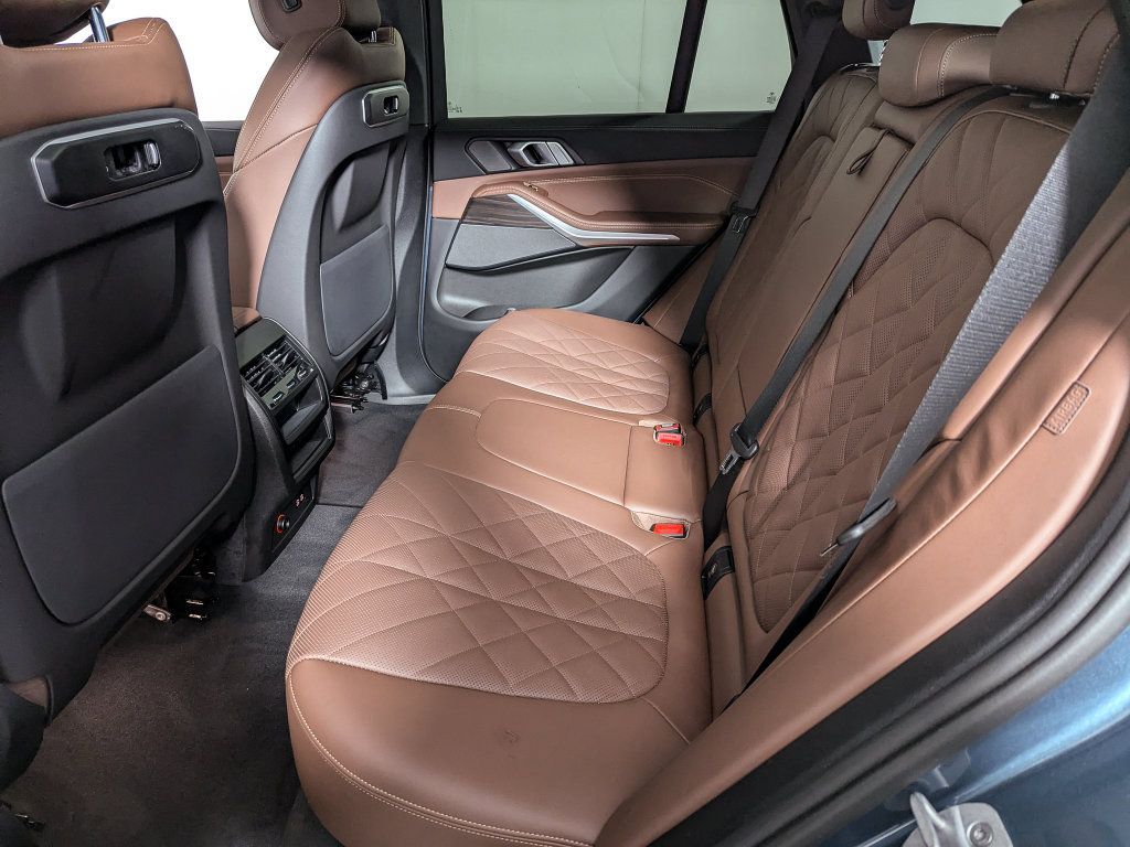 Used 2025 BMW X5 xDrive50e w/ Premium Package AWD/4WD image 49