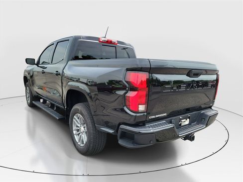 Used 2024 Chevrolet Colorado LT w/ LT Convenience Package III RWD image 3
