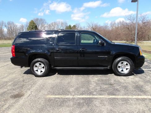 Used 2013 GMC Yukon XL SLT image 2