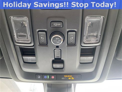 Used 2022 Chevrolet Suburban RST w/ Luxury Package image 25