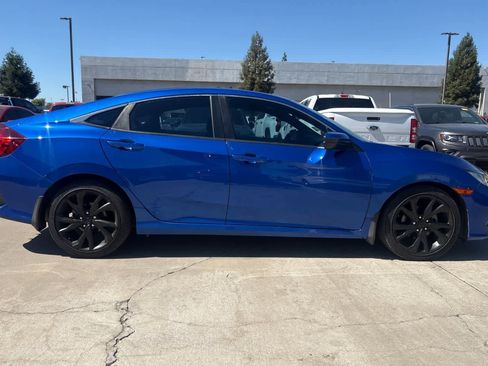 Used 2019 Honda Civic Sport image 9