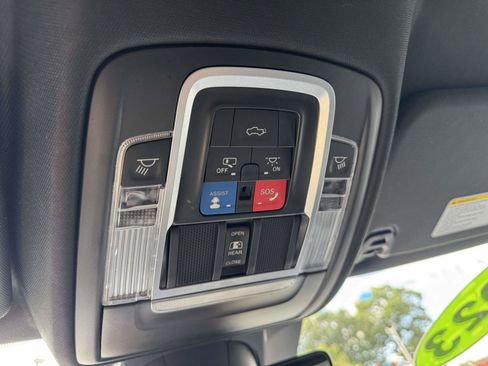 Used 2023 RAM 1500 Laramie AWD/4WD image 28