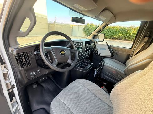 Used 2021 Chevrolet Express 2500 RWD image 11
