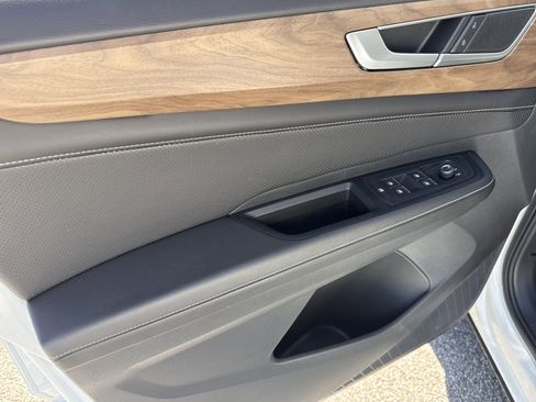 Used 2024 Volkswagen Atlas SE image 7