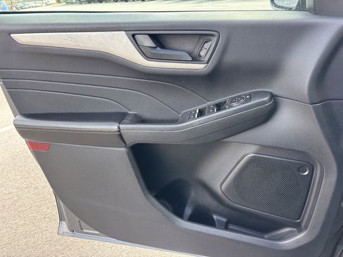 Used 2022 Ford Escape SE w/ Convenience Package image 12