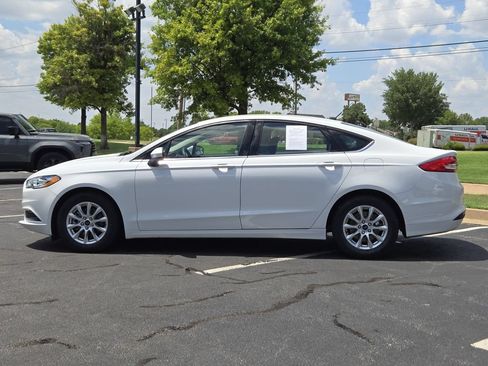 Used 2017 Ford Fusion S FWD image 4