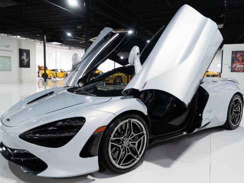 Used 2018 McLaren 720S image 11