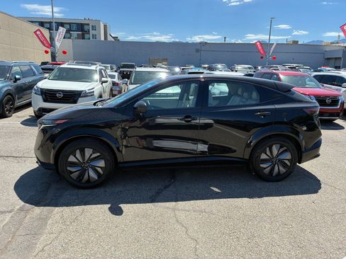 Used 2023 Nissan Ariya AWD image 9