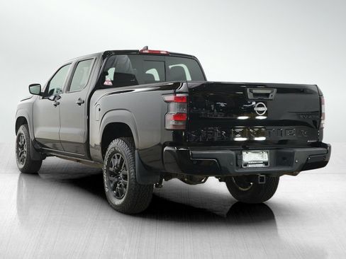 Used 2023 Nissan Frontier SV AWD/4WD image 3