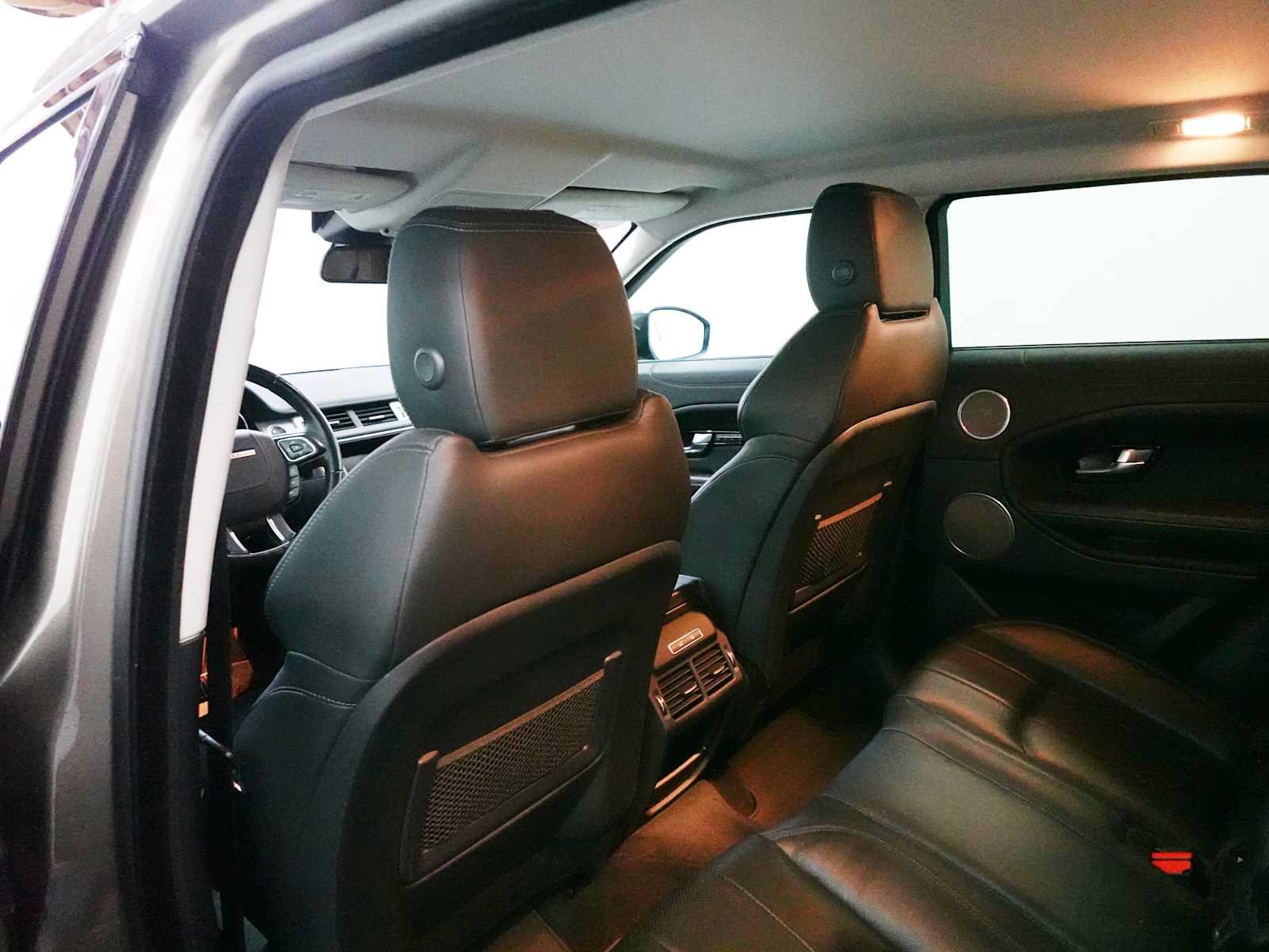 Used 2016 Land Rover Range Rover Evoque SE AWD/4WD image 28