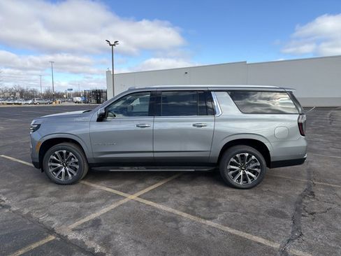 New 2026 Chevrolet Suburban High Country image 8