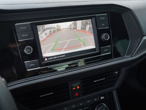Used 2021 Volkswagen Jetta SE FWD image 13