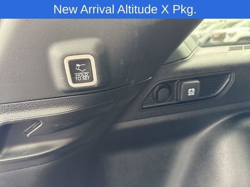 Used 2024 Jeep Grand Cherokee Altitude AWD/4WD image 6