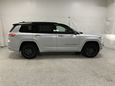 Used 2024 Jeep Grand Cherokee L Summit w/ High Altitude Package AWD/4WD image 4