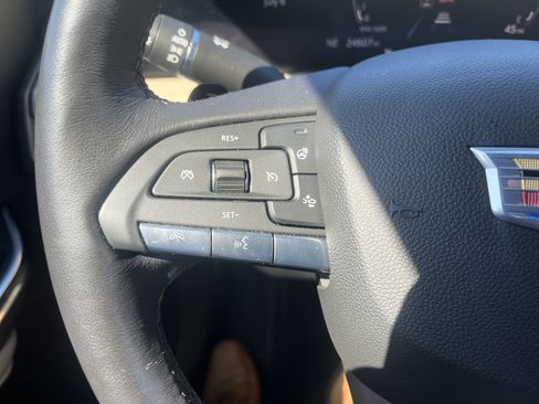 Used 2024 Cadillac XT4 Luxury w/ Cold Weather Package AWD/4WD image 20