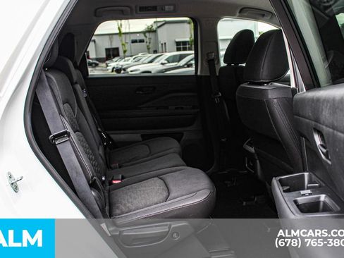 Used 2024 Nissan Pathfinder SV FWD image 22