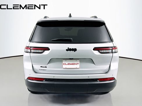 Used 2023 Jeep Grand Cherokee L Laredo AWD/4WD image 8