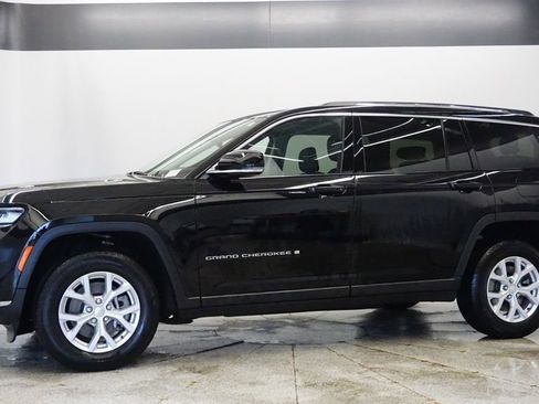 Certified 2023 Jeep Grand Cherokee L Limited image 2