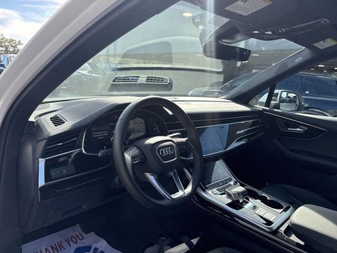 Certified 2025 Audi Q7 2.0T Premium w/ Convenience Plus Package image 12