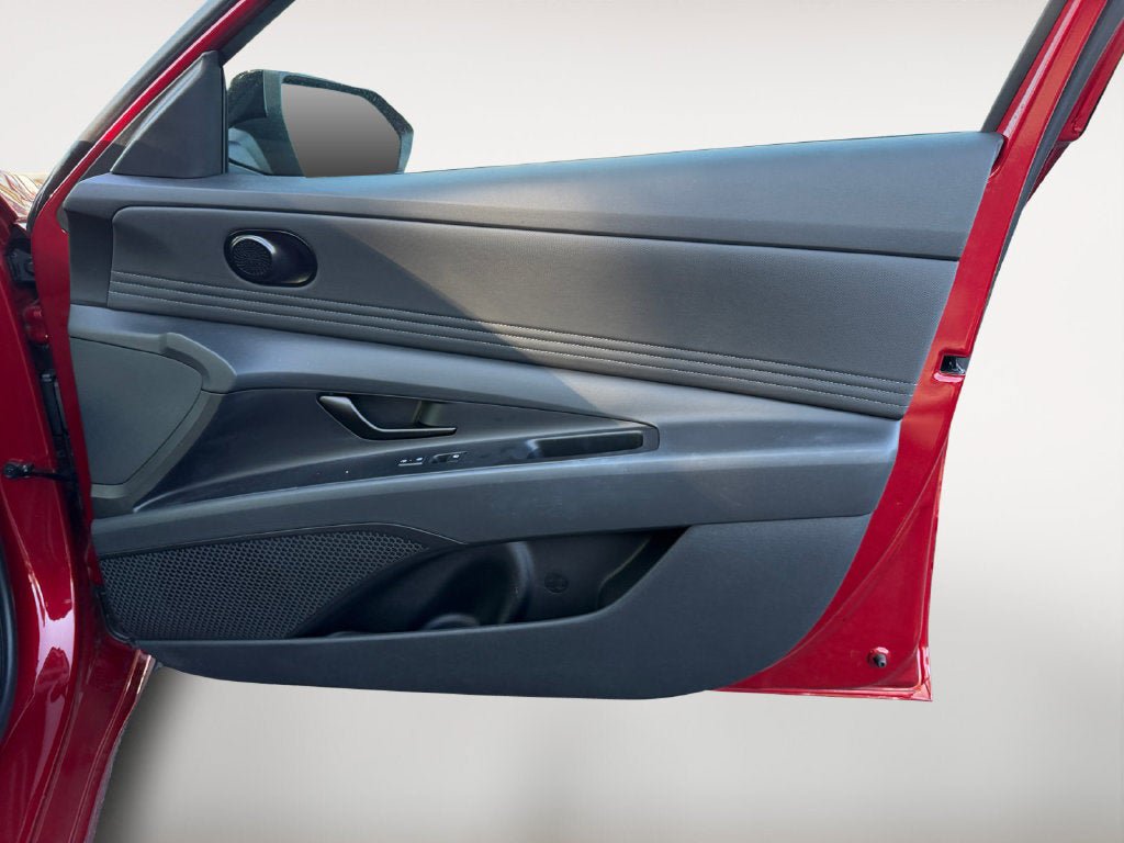 Certified 2025 Hyundai Elantra Sport FWD image 26