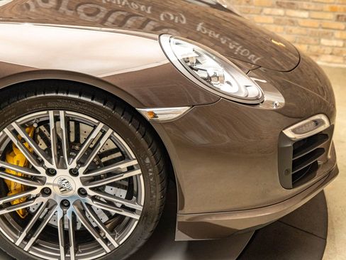 Used 2015 Porsche 911 4 Coupe image 32