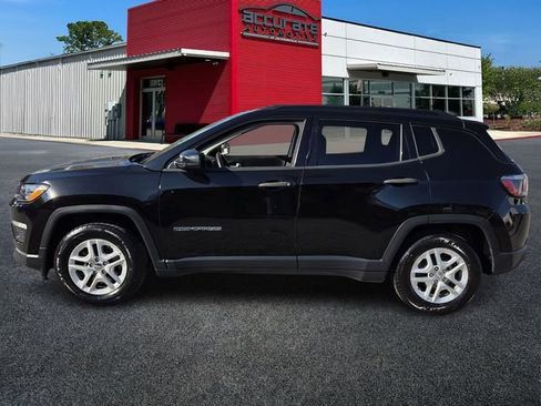 Used 2018 Jeep Compass Sport image 2
