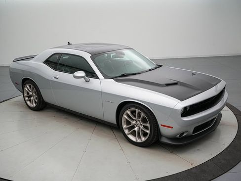 Used 2020 Dodge Challenger R/T image 2