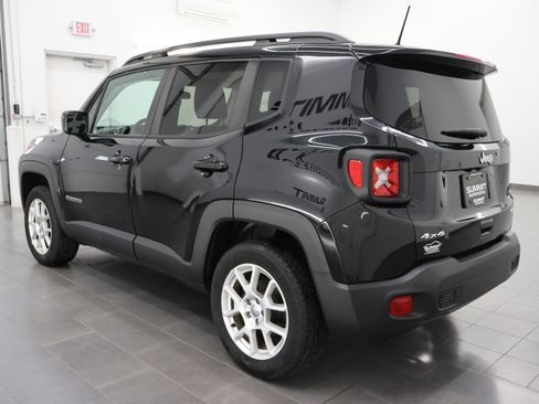 Used 2019 Jeep Renegade Latitude AWD/4WD image 6